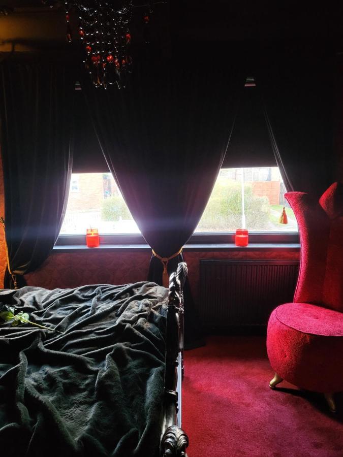 Wednesday'S Family Rooms York Extérieur photo