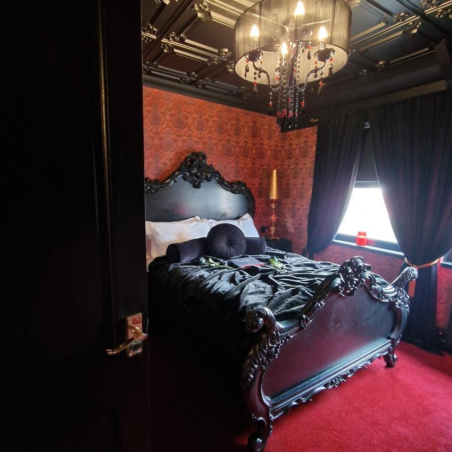 Wednesday'S Family Rooms York Extérieur photo